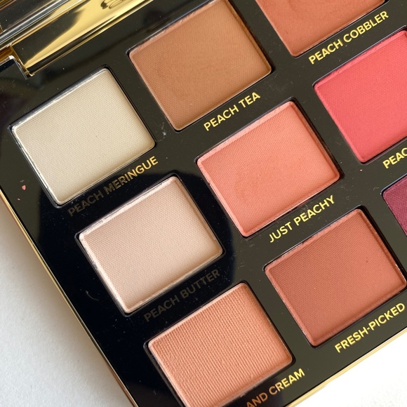 TOO FACED Just peachy matte eyeshadow palette - Picture 4 of 5
